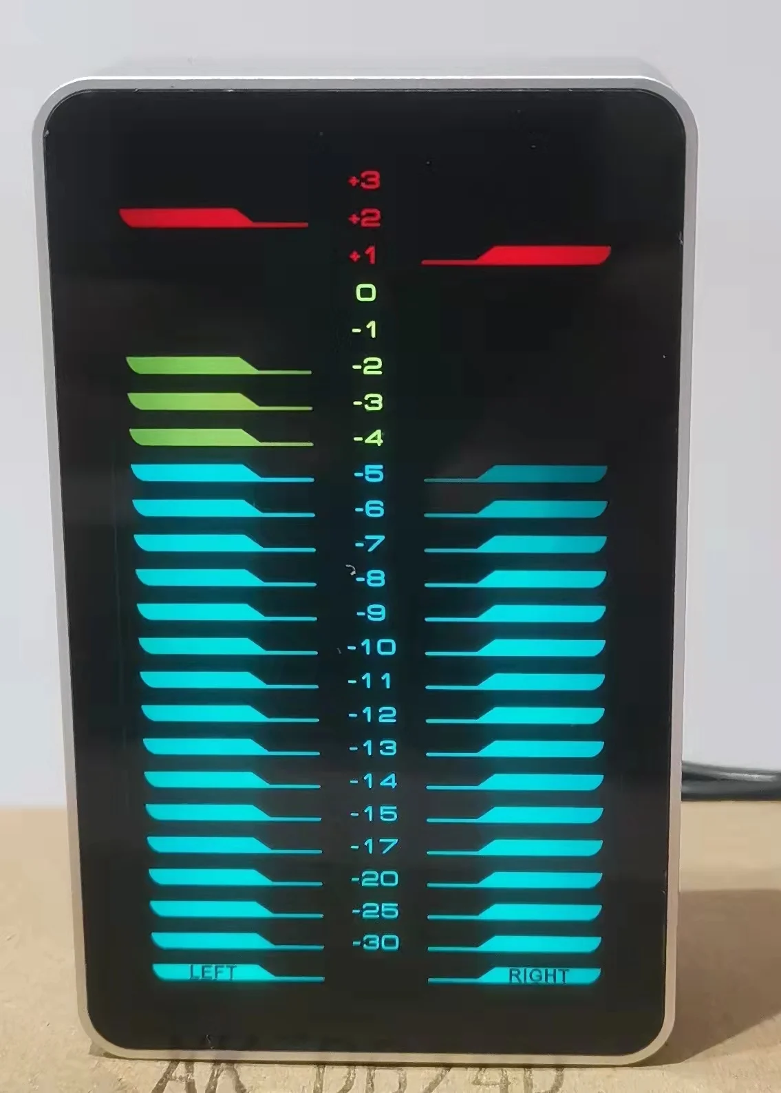 LINK1  Dual 24D Level indicator VU Meter Music Audio Level Meter Stereo Amplifier Board AGC /DB Mode