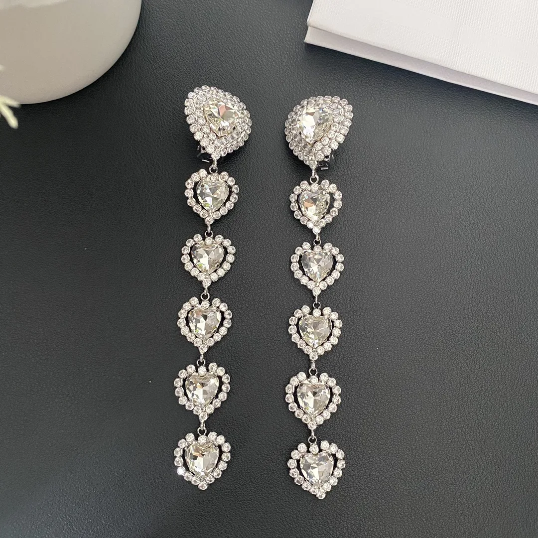 Spring New European and American Style Heart shaped Crystal Ear Clip Light Luxury and High Quality Charm Pendant Jewelry