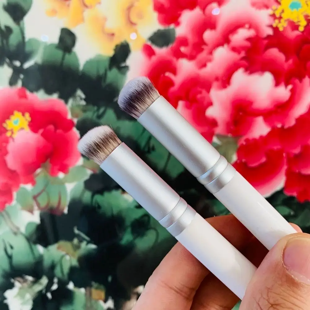 Korea Flawless Concealer Brush Nauwkeurige zachte gezichtsmake-upborstel Pluizige make-uphulpmiddelen onder de ogen Donkere kringen