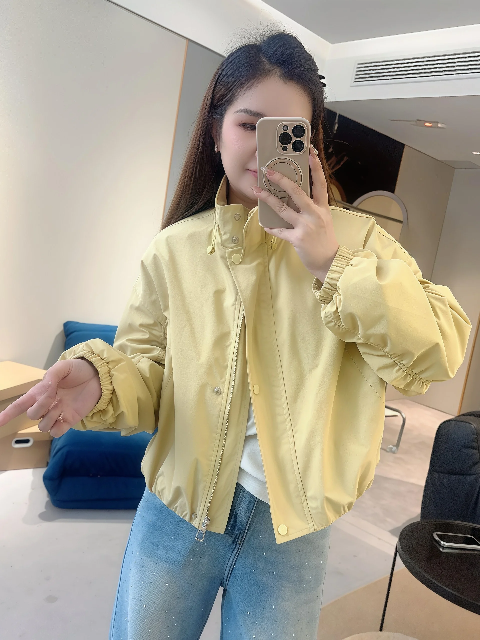 

Повседневная короткая куртка женская, весна 2026, новая модная свободная универсальная модель с эффектом омоложения, маленький размер, воротник-стойка