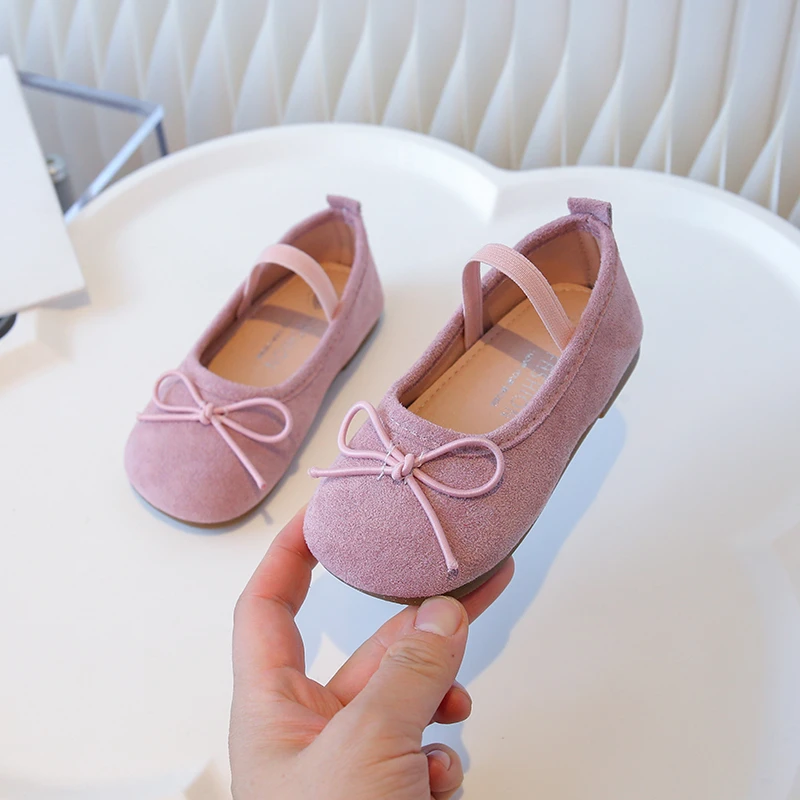 Prinzessinnenschuhe für kleine Mädchen, Bonbonfarben, Schleife, elastisches Band, flacher Kinderschuh aus Wildleder, süßer Slip-On, bequemer Herbst-Kinderschuh, Größe 21–30 – Detail 10