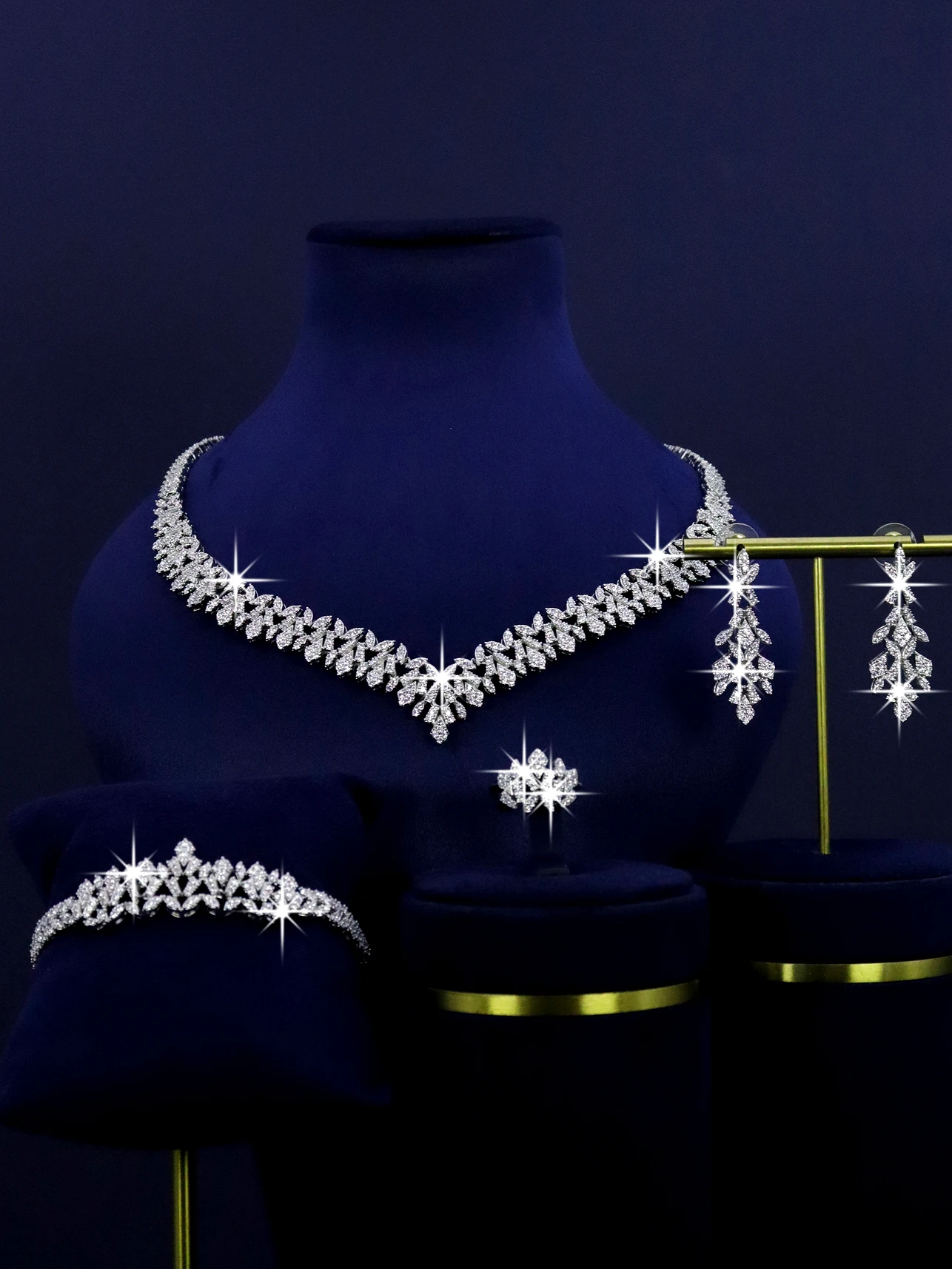 4 Beautiful Fashion Women's Jewelry V-shaped Design Arab Dubai Bridal Wedding Jewelry Set