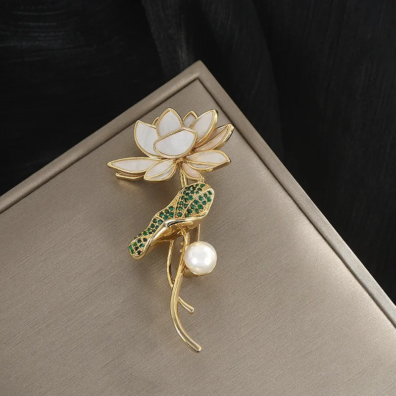 النمط الصيني المينا لوتس ليف دبابيس قذيفة الطبيعية زهرة لؤلؤ المياه العذبة دبابيس أنيقة بدلة الحفلات مجوهرات اكسسوارات هدية