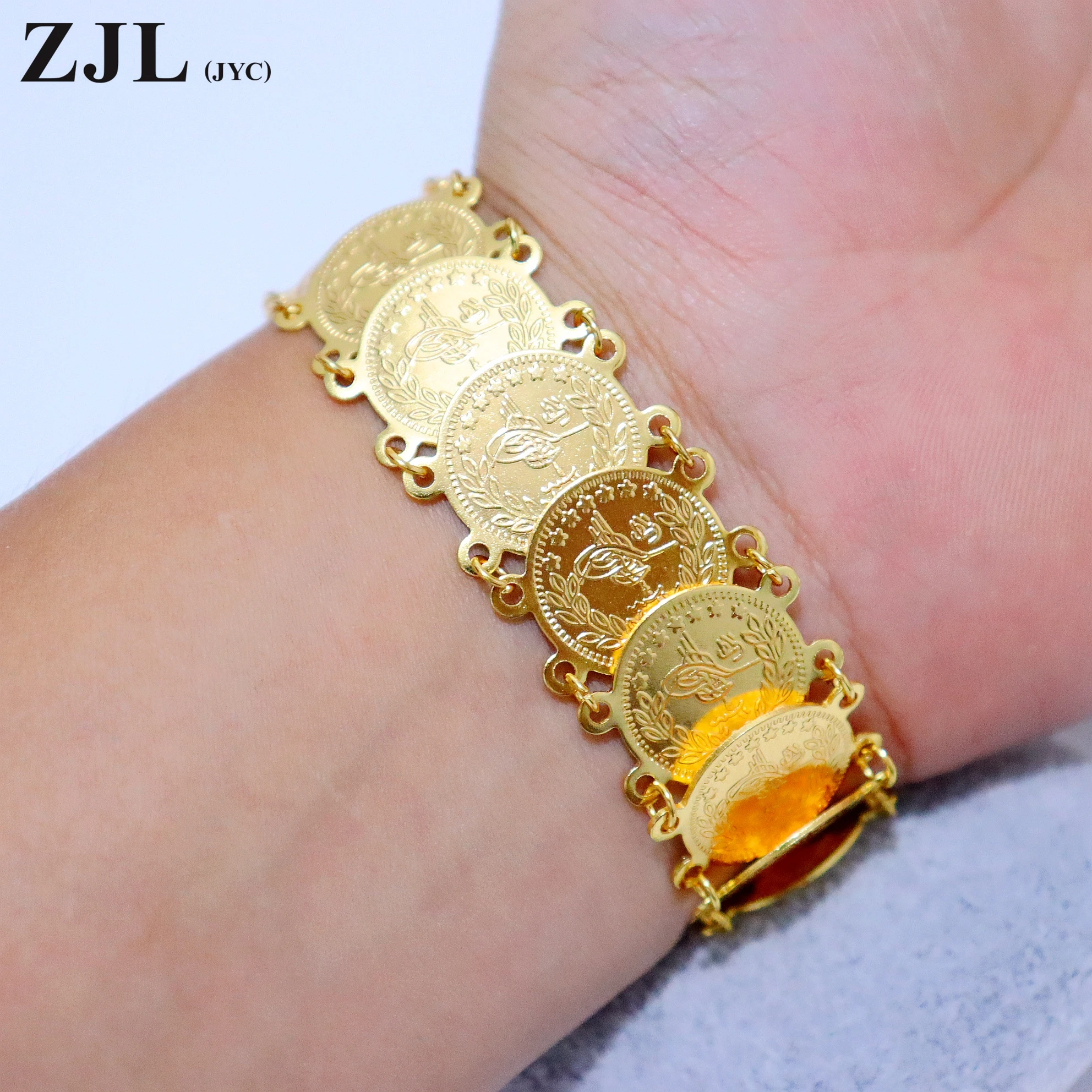 Luxurious 24K Gold-Plated Coin Bracelet with Exquisite Craftsmanship