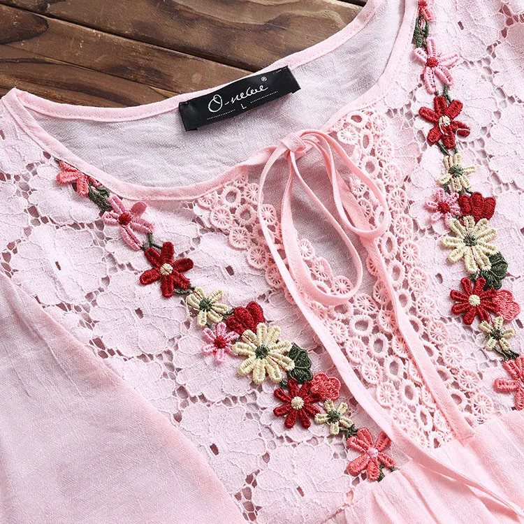 Elegant Loose Lace Trim Blouses Women Casual Floral Embroidery Shirts V-Neck Three Quarter Sleeve Tops Female Blusas Mujer