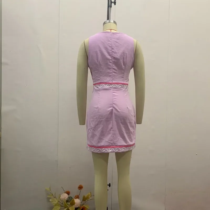 Abiti estivi senza maniche dal carro armato Y2K tagliati con tubo ricamato aderente mini abito da sera per feste eleganti da donna 2025