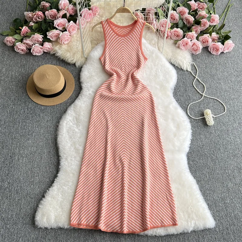 Koreanisches schickes Sommer kleid mit Rundhals ausschnitt für Frauen Kontrast farbe Näh tasche Hüfte Slim-Fit ärmelloses gestricktes Vintage-Kleid