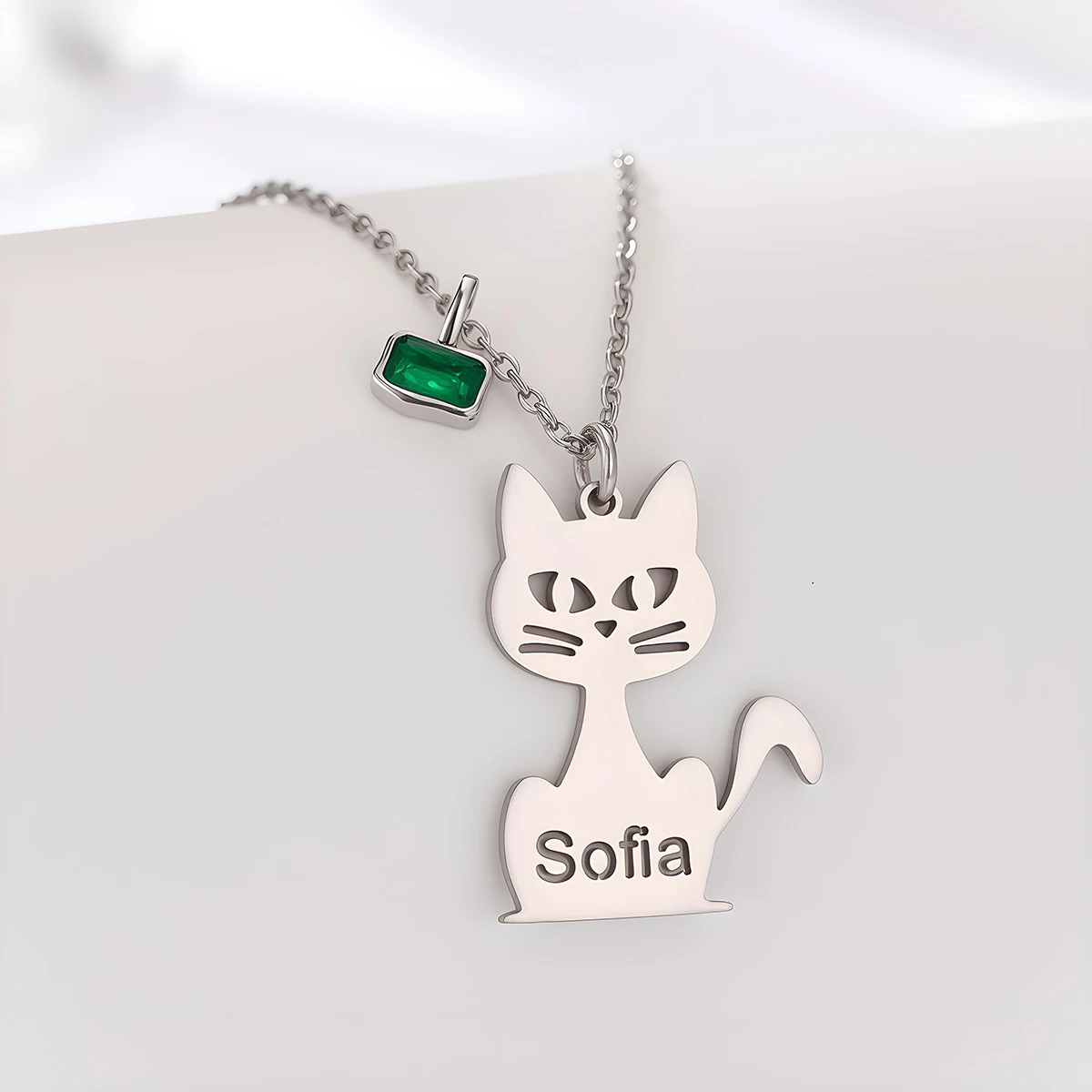 

Chandler Custom Name Fashion Cat Pendant Necklace for Women Men Creative Stainless Steel Kitten Necklace Friendship Jewelry Gift