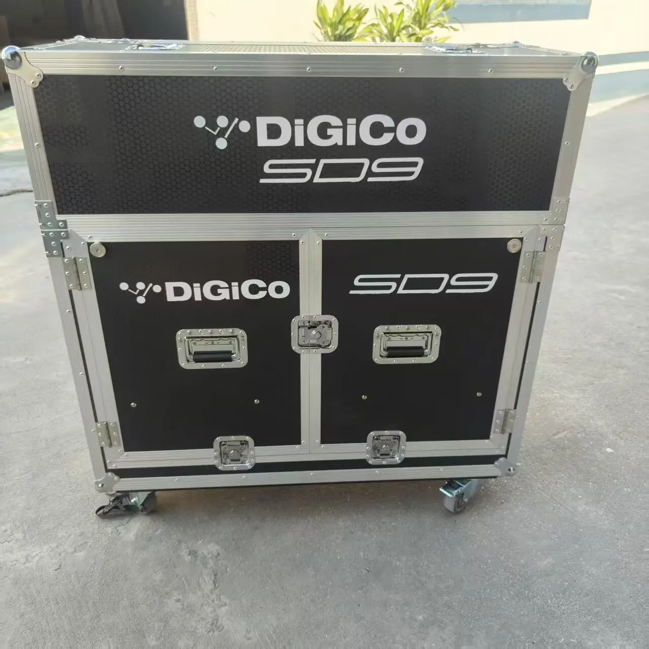 

Digico SD9 Mixer Flight Case, Hydraulic Case, Transport and Performance Equipment Protective Case