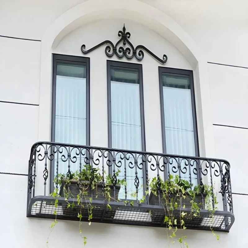 Balcony wrought iron fence, villa garden balcony, European wrought iron fence, open-air balcony fence