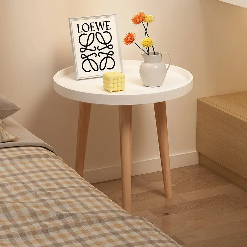 

Интернет-знаменитости с натертой спальни, сидящим небольшим столиком, гостиной