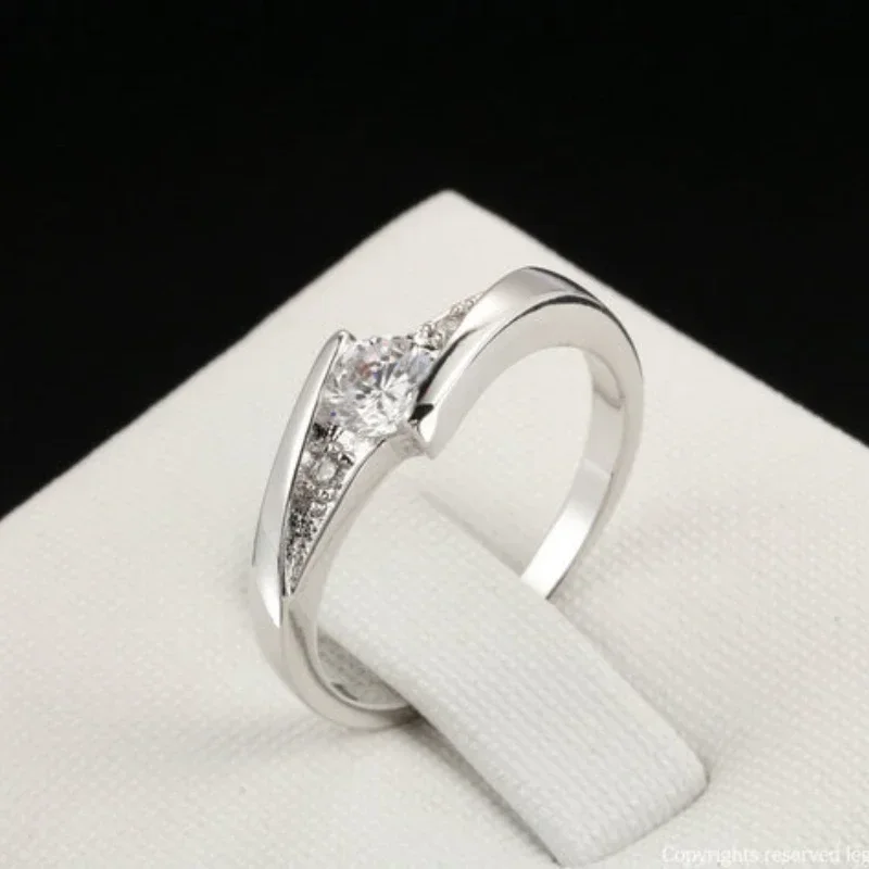 Simple Shiny AAA+ Zirconia Rings for Women Silver Colour Engagement Ring Plating Platinum Married Fashion Jewelry Gift