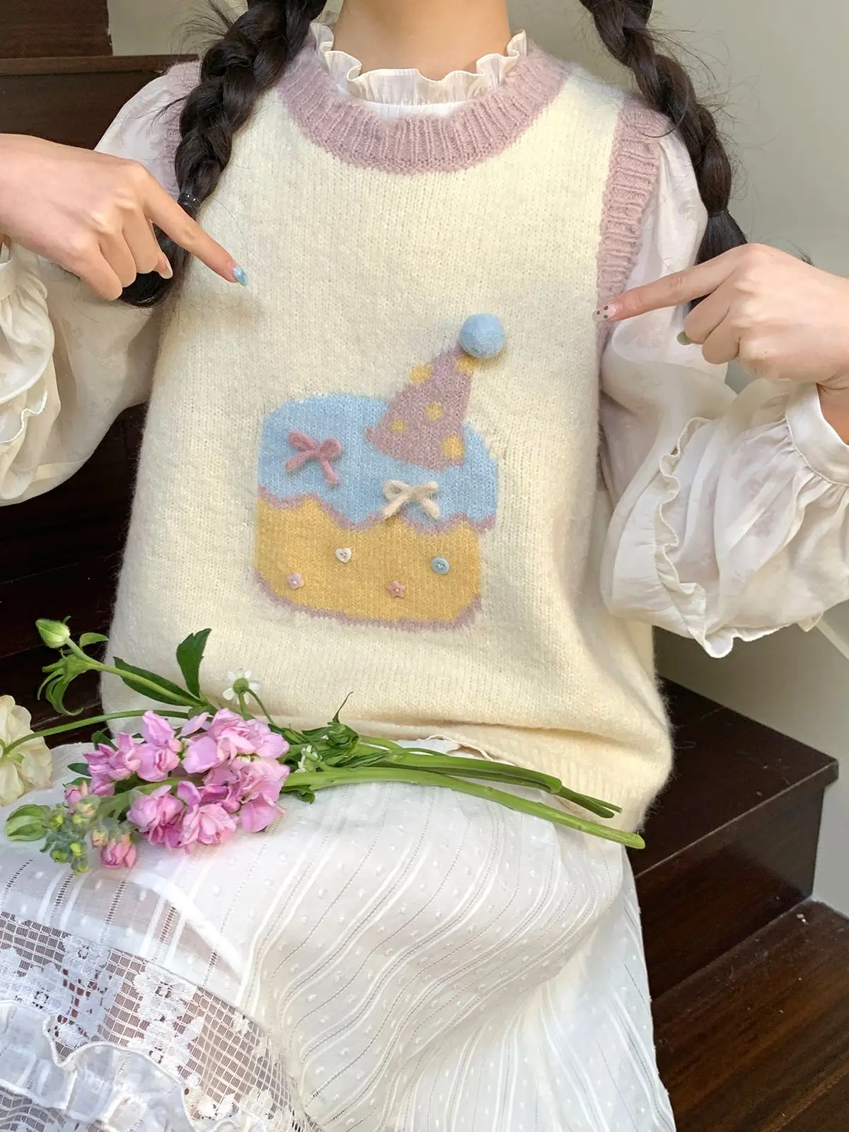 

Onalippa 2025 New Gentle Soft Cartoon Cake Knitted Sweater Vest Women Spring Layered Sleeveless Round Neck Top Sweet