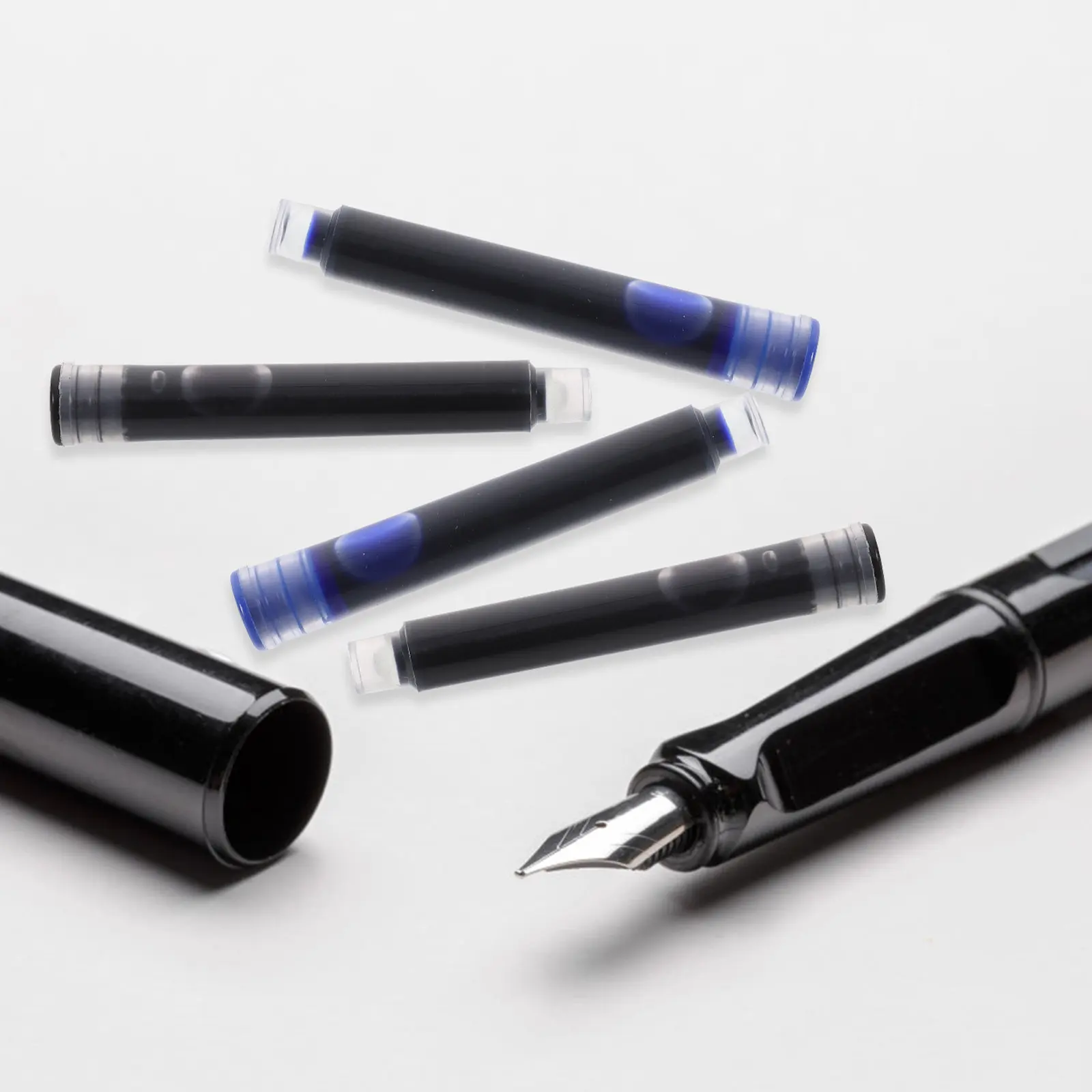 

100Pcs Ink Cartridges Fountain Pen Refills Heavy Duty Material Easy to Use Comfort Fit Design Great Value Pack for Home School