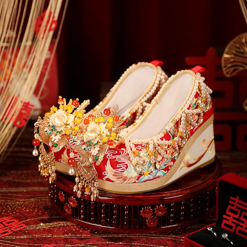 CY141 2024 New Autumn Wedding Shoes Handmade Beaded Chain Accessory Chinese Wedge Heel Shoe