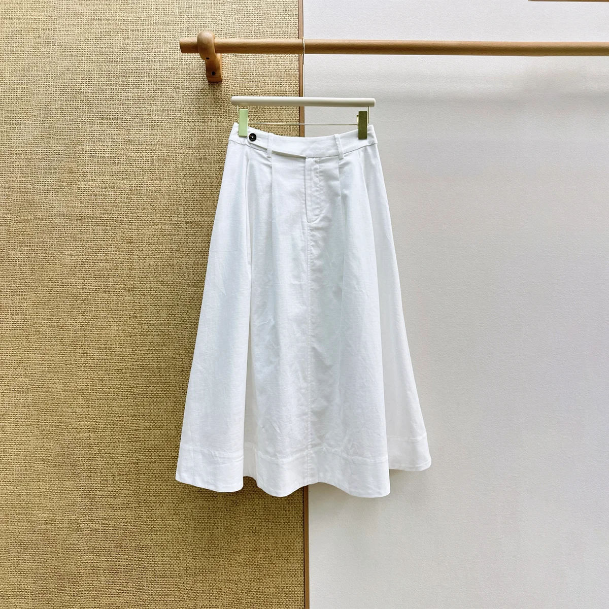 2026 high-quality new women's clothing beige imitation linen pleated skirt A-line mid length skirt for commuting-hb801
