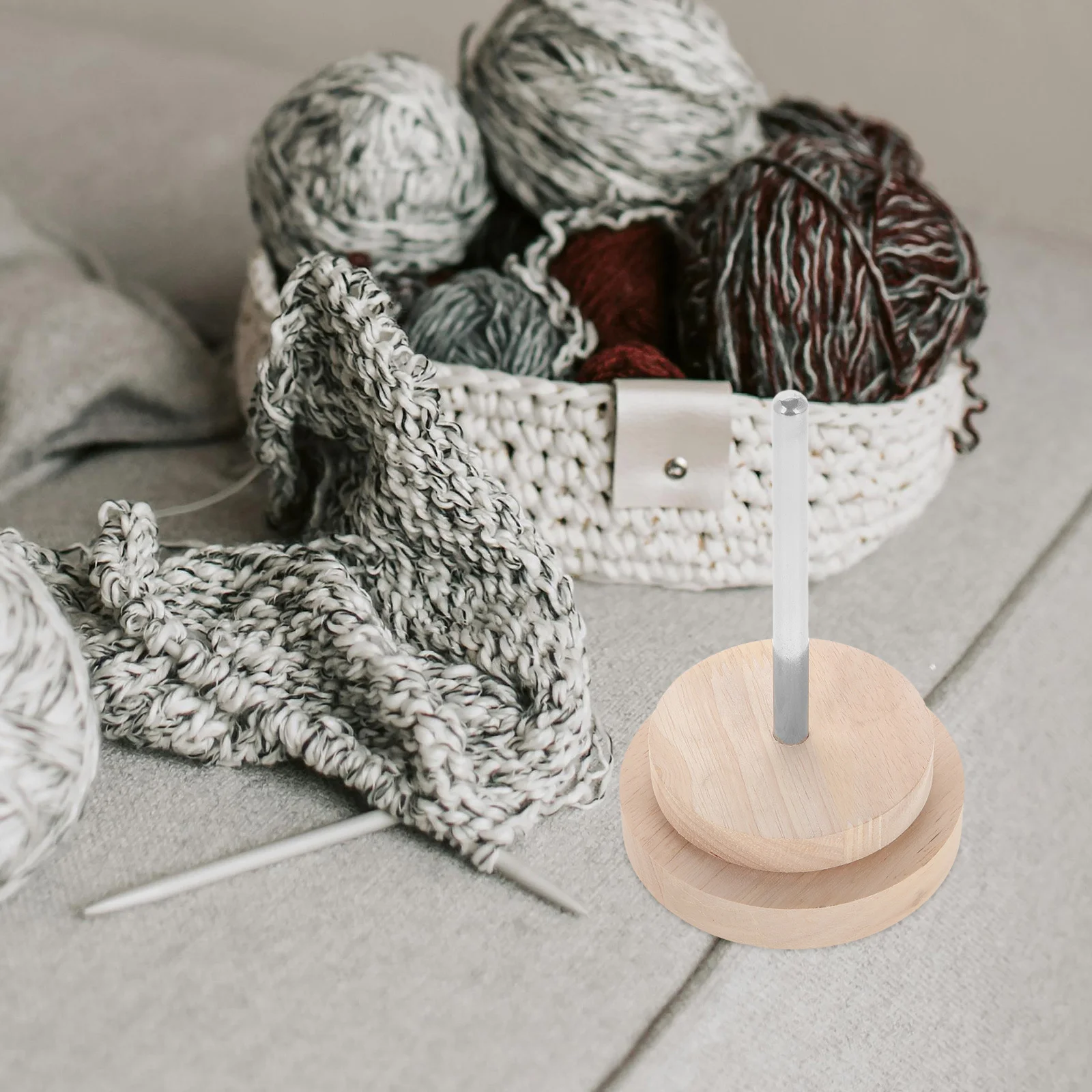 

Wooden Yarn Winder Rotatable Thread Spinner Bracket Crochet Tools Wool Spool Holder Yarn ganizer Dispenser St Storage Solution