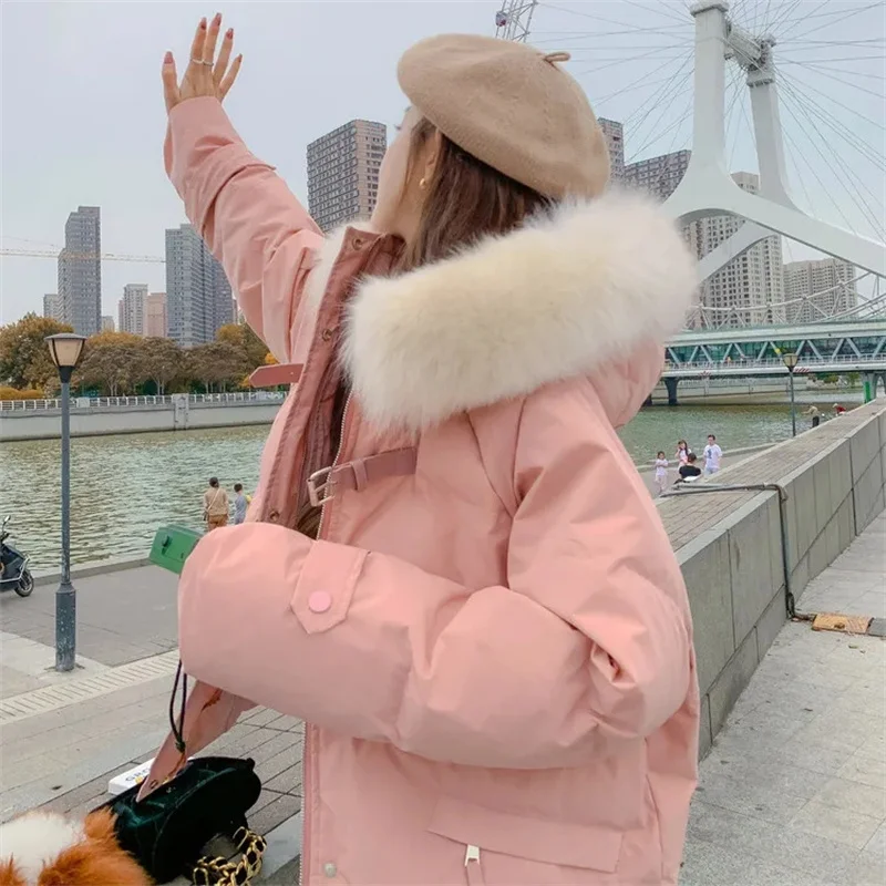 

Розовая пуховая хлопковая куртка с большим меховым воротником, хлопковая куртка для женщин, зимняя утолщенная куртка, популярная в этом году популярная корейская версия