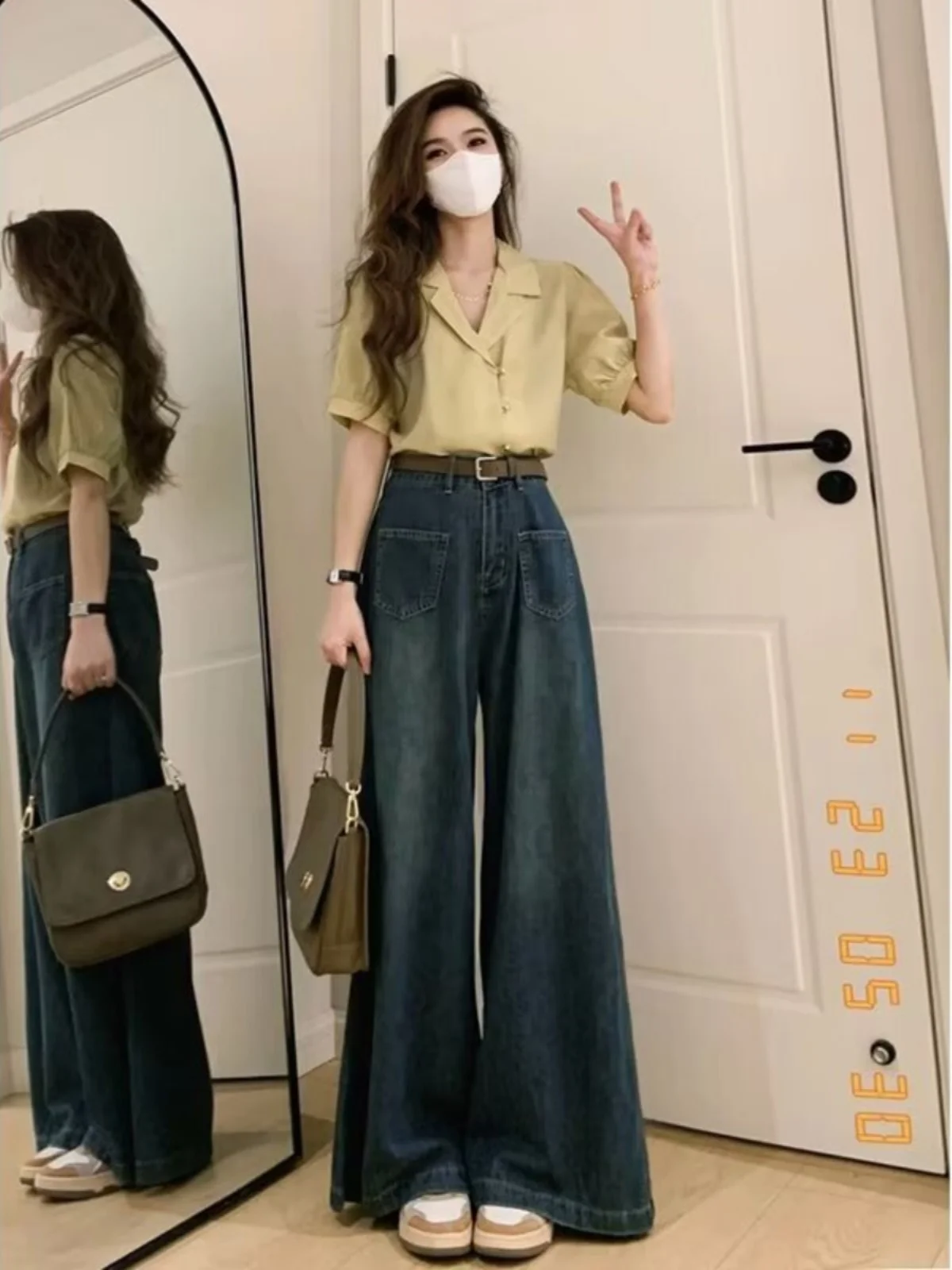 กางเกงทรงบาน กางเกงยีนส์สีขาว สไตล์สตรีท ความยาวครอปถึงข้อเท้า ขาสั้น คาปรี เสื้อผ้าผู้หญิง แฟชั่นเดนิม แฟชั่นพื้นฐาน เรียบง่าย ทุกวัน