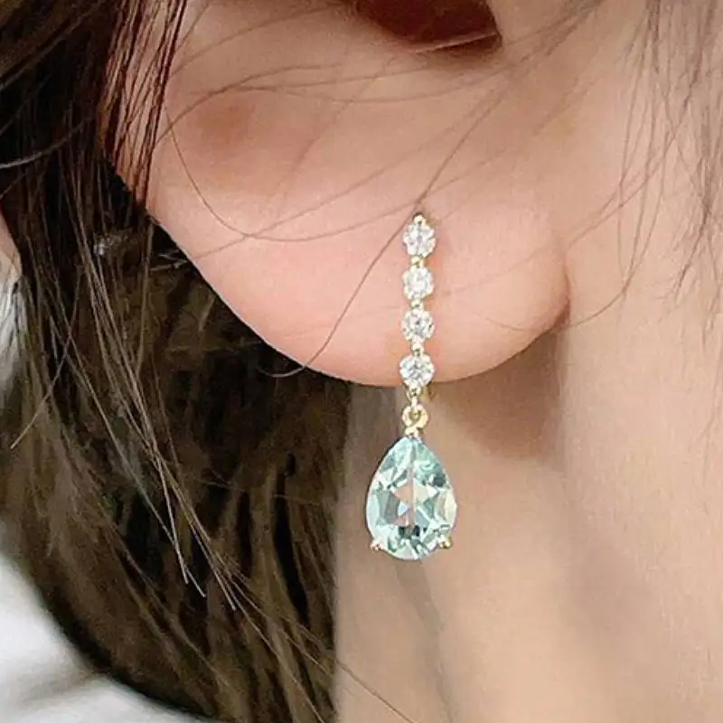 Huitan Elegante Damen-Ohrringe mit funkelndem blauen Zirkonia, trendiges, charmantes Party- und Alltagszubehör, Damenschmuck