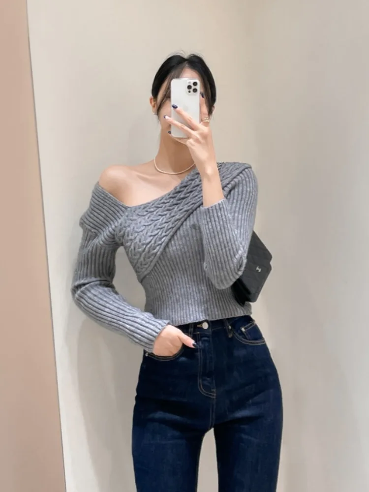 

Chic Knitted Long Sleeve Slim Fit Shoulder Bared Splice Women's Sweater Trendy Autumn Style for Commuting Street Photography