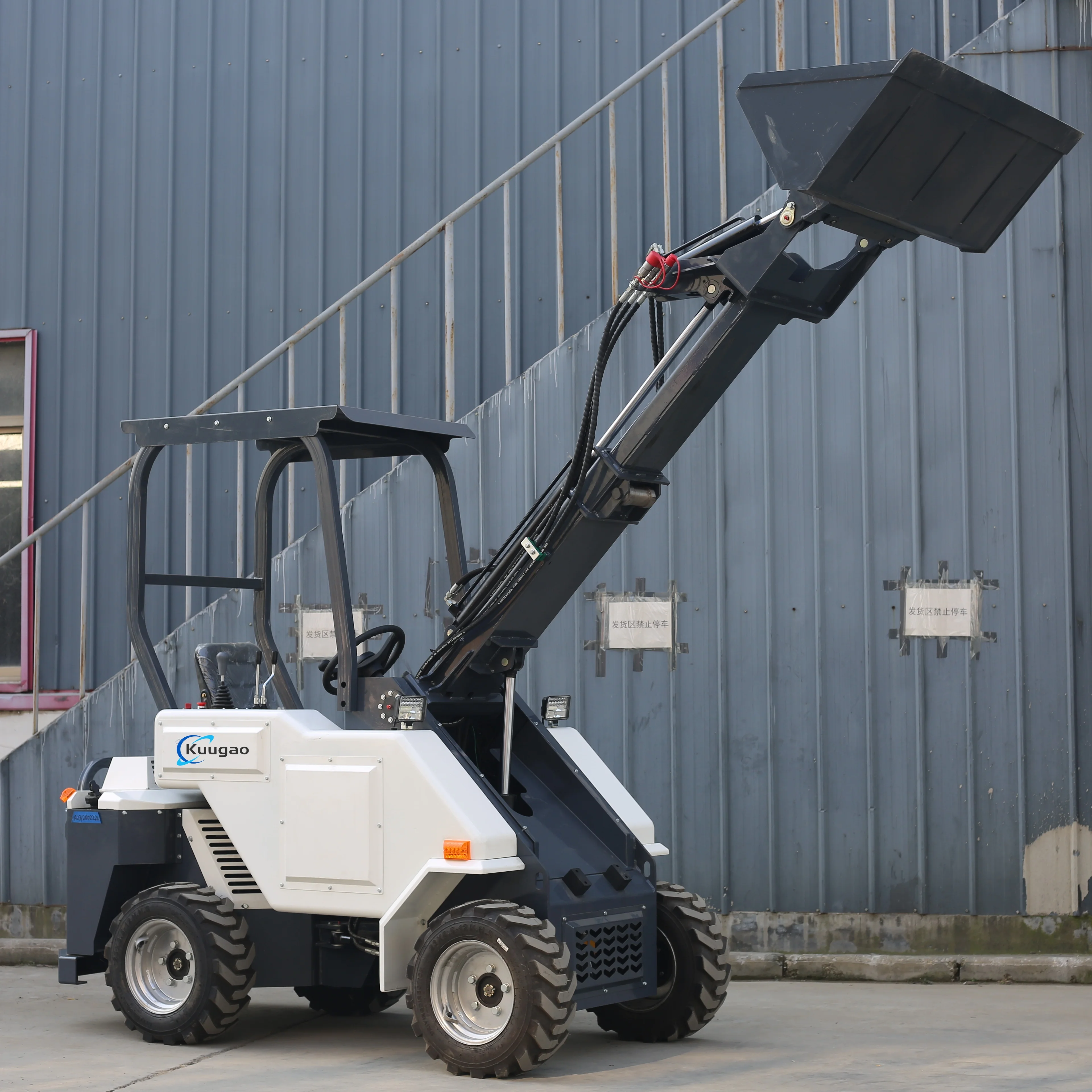 Mini Loader 800 กก.จัดส่งฟรีด้านหน้า Loader 4 × 4 ล้อ Backhoe Loader All Terrain Skidsteel loader ขนาดเล็ก Loader 4 ล้อ