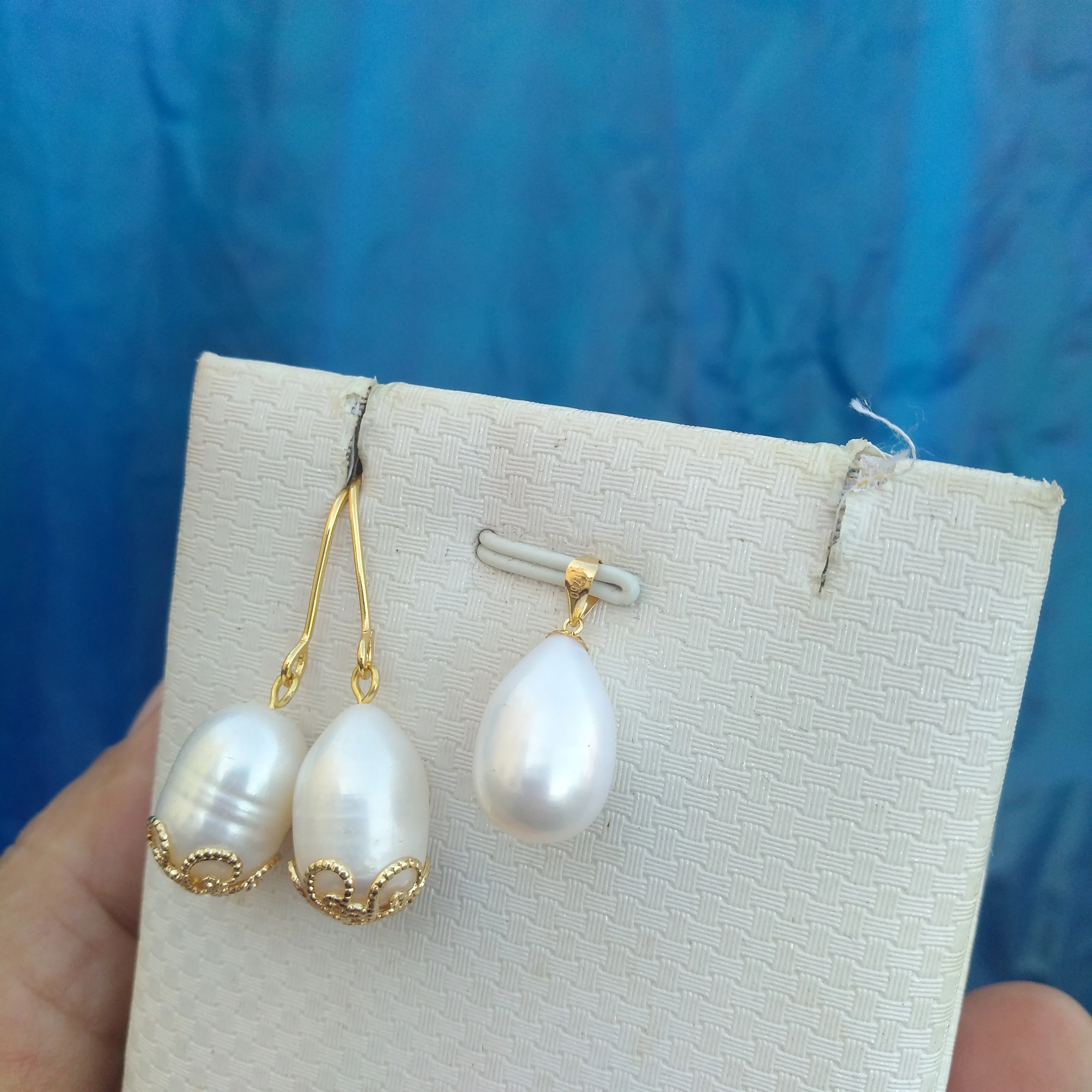 

Classic Pearl Set Natural White South Sea Real 9-12mm Pearl Dangle/Drop Earrings + Pendant
