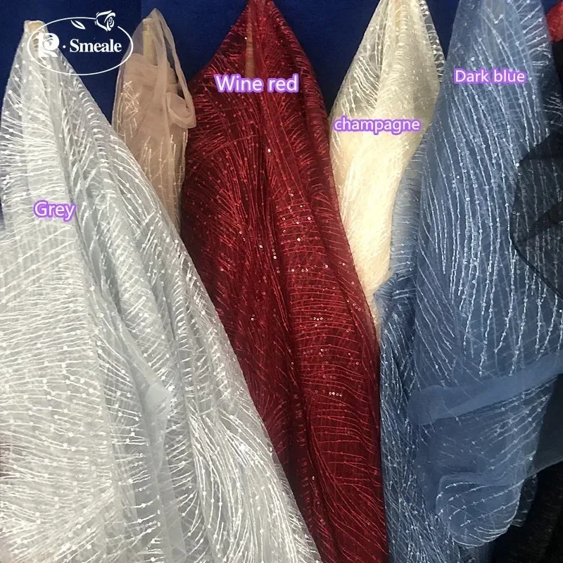 ثلاثة ألوان اختيارية موضة جديدة حبة الترتر الدانتيل والتطريز النسيج اليدوية الملابس الزفاف ملابس الأطفال والاكسسوارات