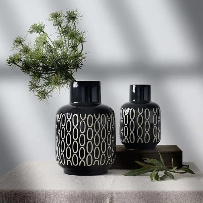 

Ins Black Retro Circle Ceramic Vase Living Room Advanced Desktop Art Vase Dried Flower Flower Ornaments High-end Hydroponic Vase