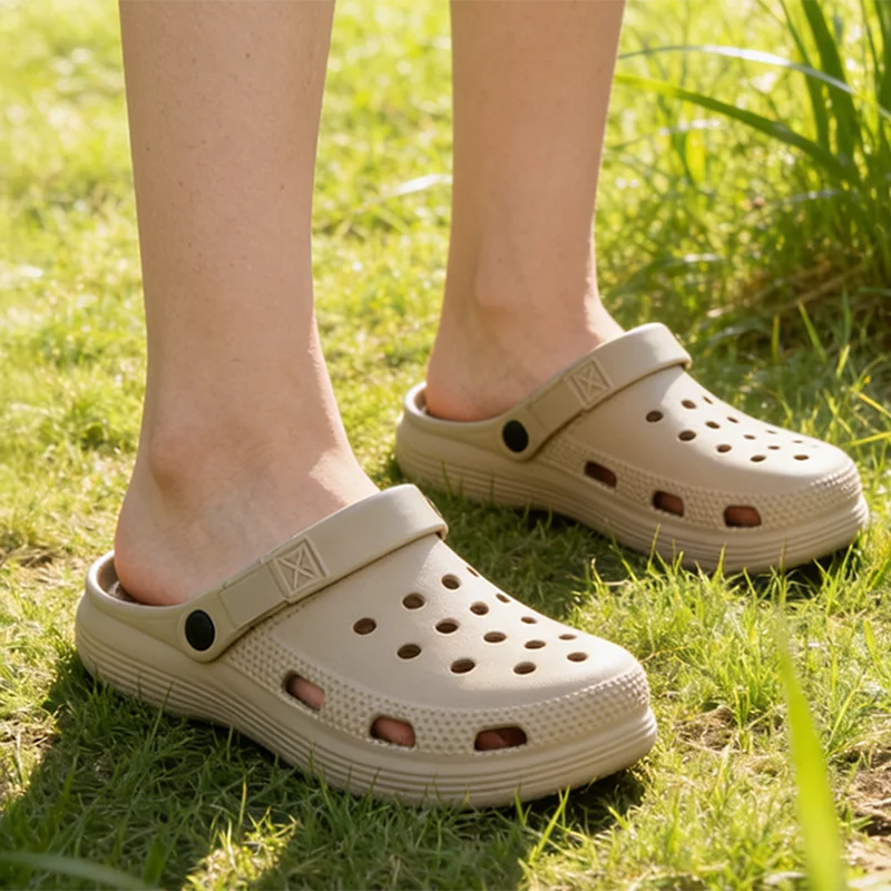 

Comfort Light Weight EVA Pink Clogs Women Summer 2026 Soft Thick Bottom Garden Shoes Couple's Non Slip Beach Slippers Sandals
