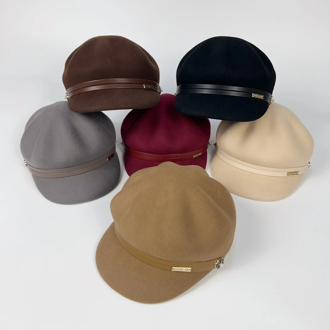 ファッショナブルなウール製乗馬帽-レディース-秋冬新作-ベルトレターデザインキャップ-トレンドの短いつばダックビルキャップ-若い女性向け