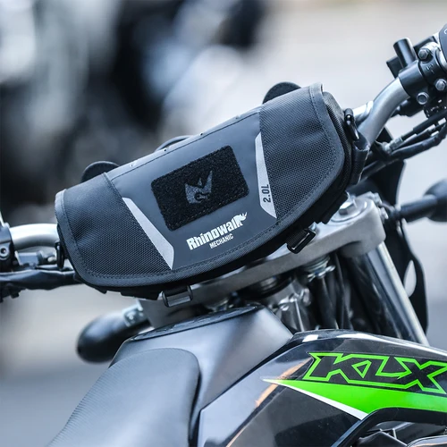 Imagen 2 del producto Rhinowalk Bolsa para manillar de motocicleta con cubierta para lluvia, bolso de hombro con operación de una sola mano, 2L, se adapta a cámara de acción de teléfono de 7 pulgadas, Etc.
