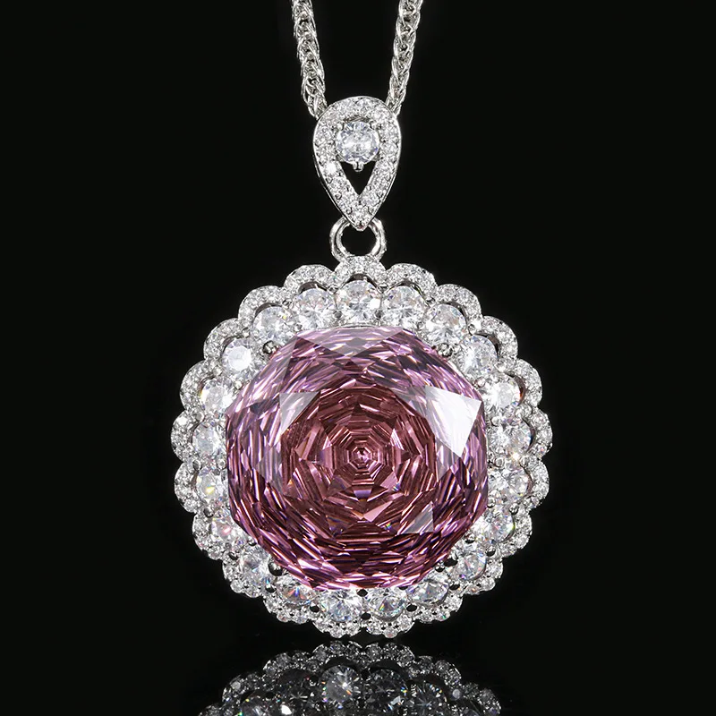 

Brilliant Gemstone Necklace Showcase Luxurious Charm and Trendy Vibe
