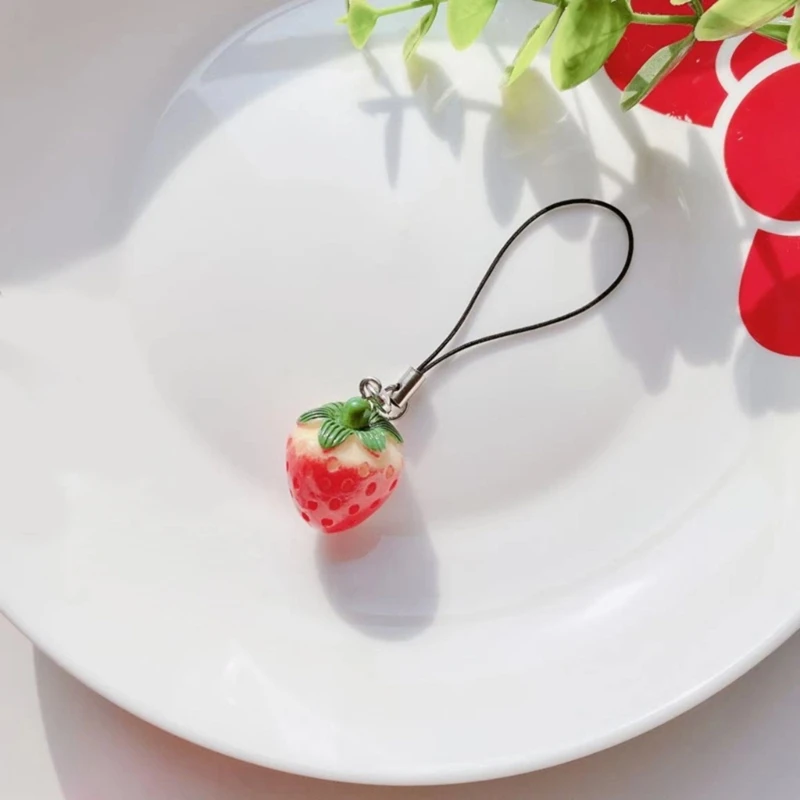 Strawberry Fashion Keychain Adorable Tomato Acrylic Keyrings Charm Pendant Accessories Gift for Birthday Christmas K3ND