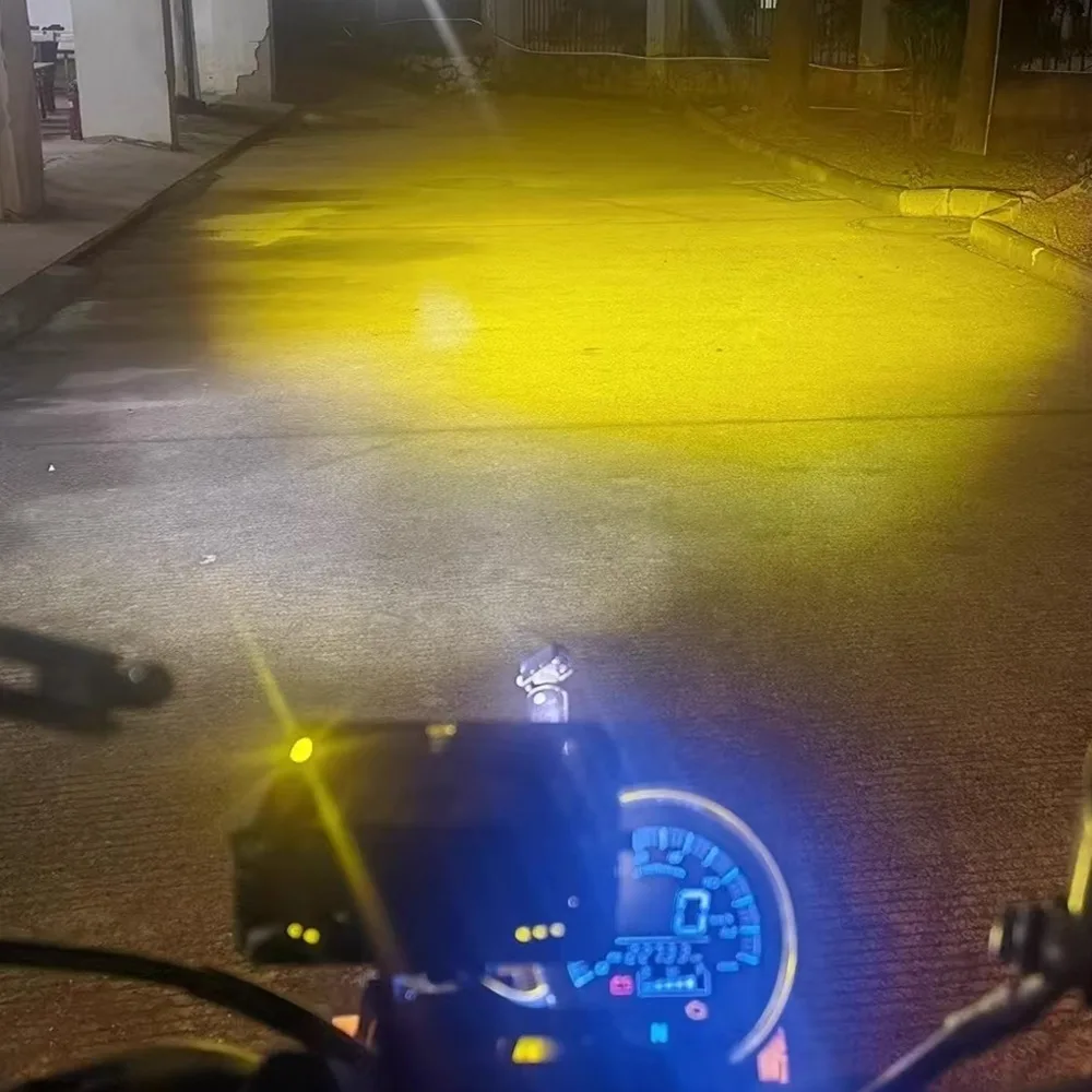 دراجة نارية LED الأضواء ثنائي اللون مرحبا/منخفضة شعاع أصفر أبيض 3 عدسة الضباب الخفيف لهوندا ياماها المصباح مصباح مساعد خارجي #2