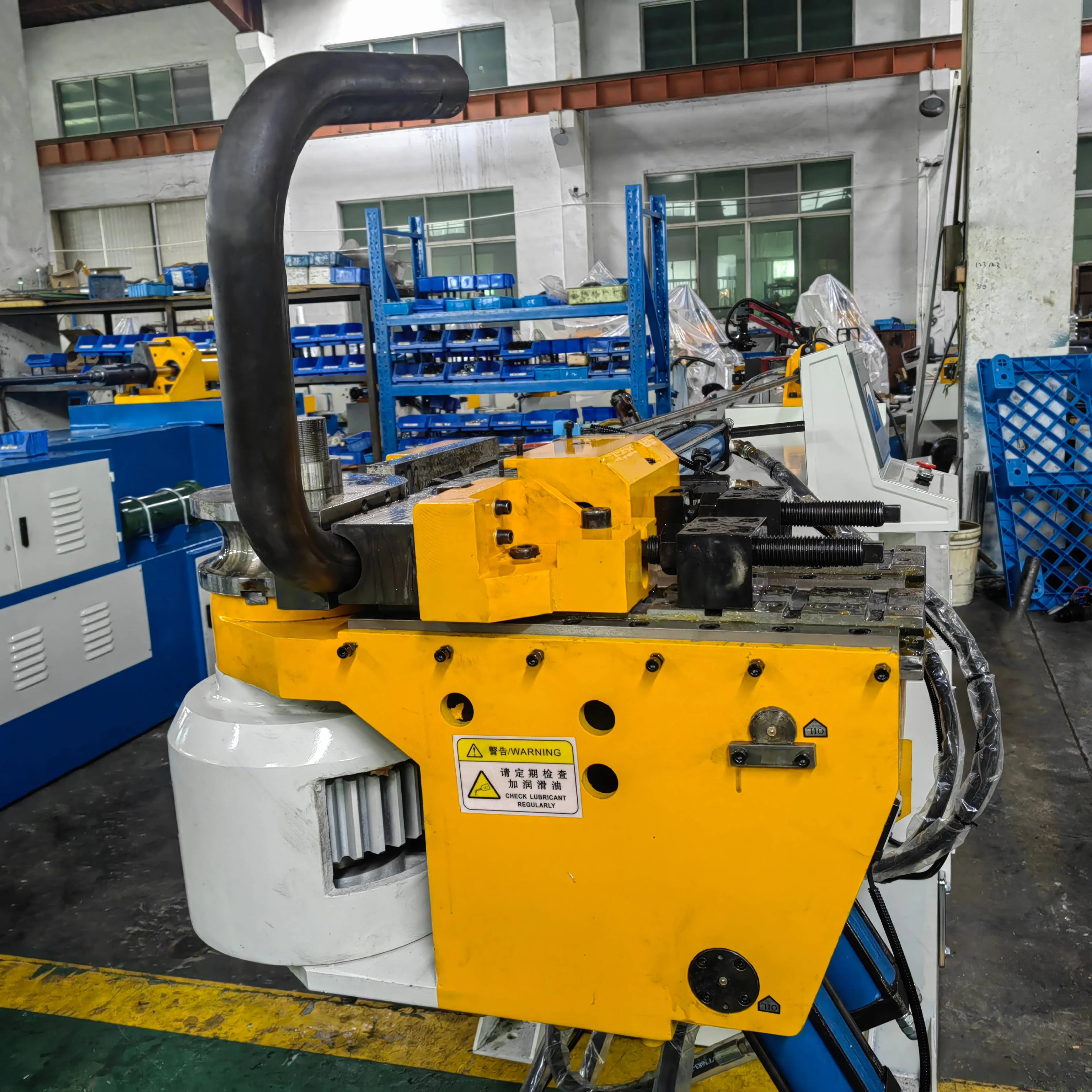 Customizable semi-automatic pipe bending machine