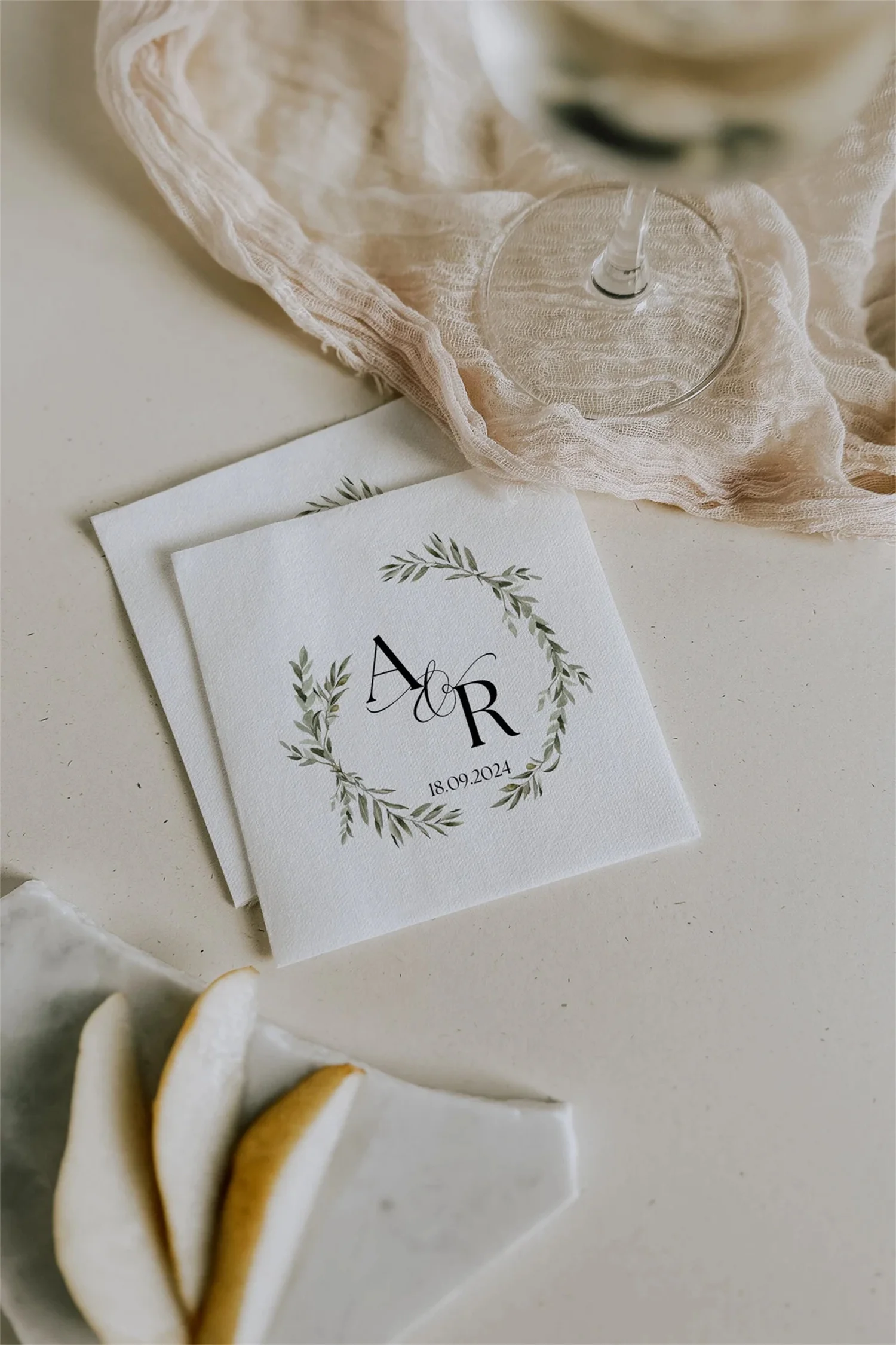 50 PCS Custom Elegant Napkins for Wedding Dinner, Wedding Cocktail Bar, Rehearsal Dinner or Engagement Party | Personalized Name