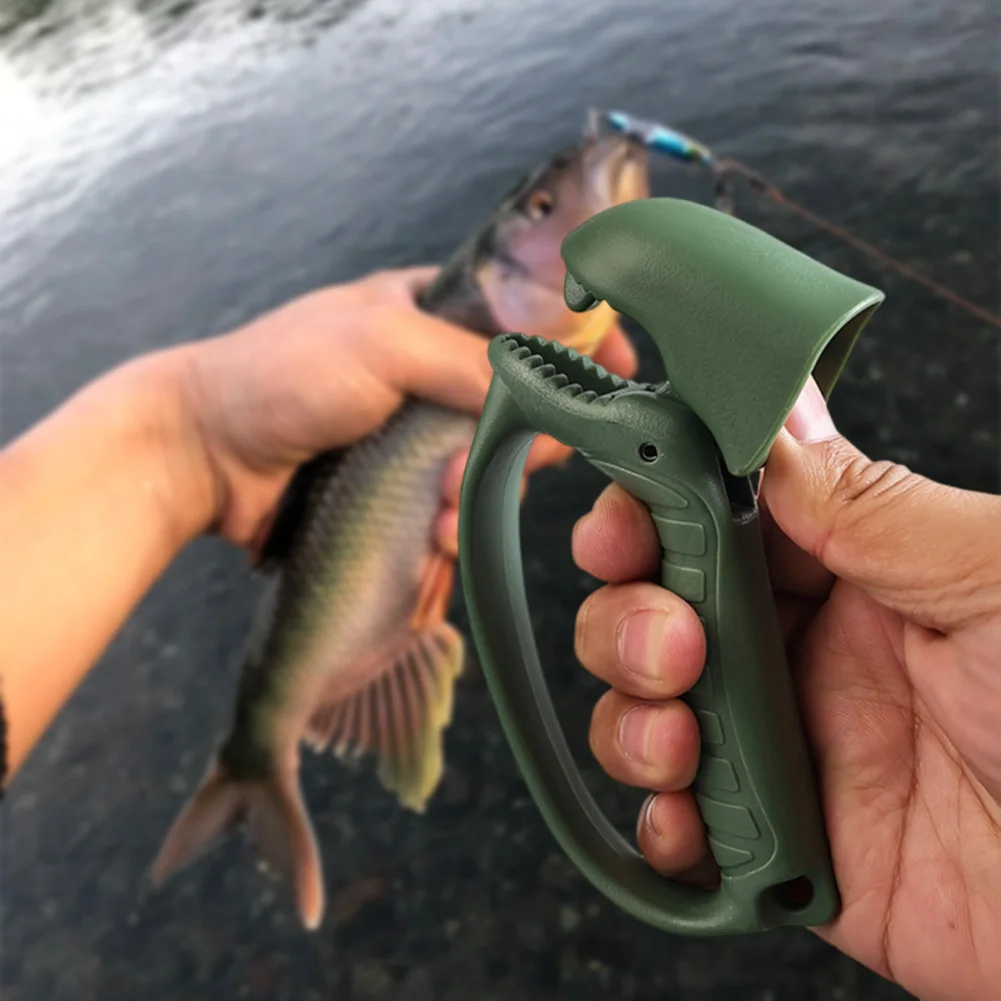 Jaw-shaped Trout Bass Pike Fish Clip Holder Plastic Fishing Pliers Fish Grabber Tool for Caught Fish