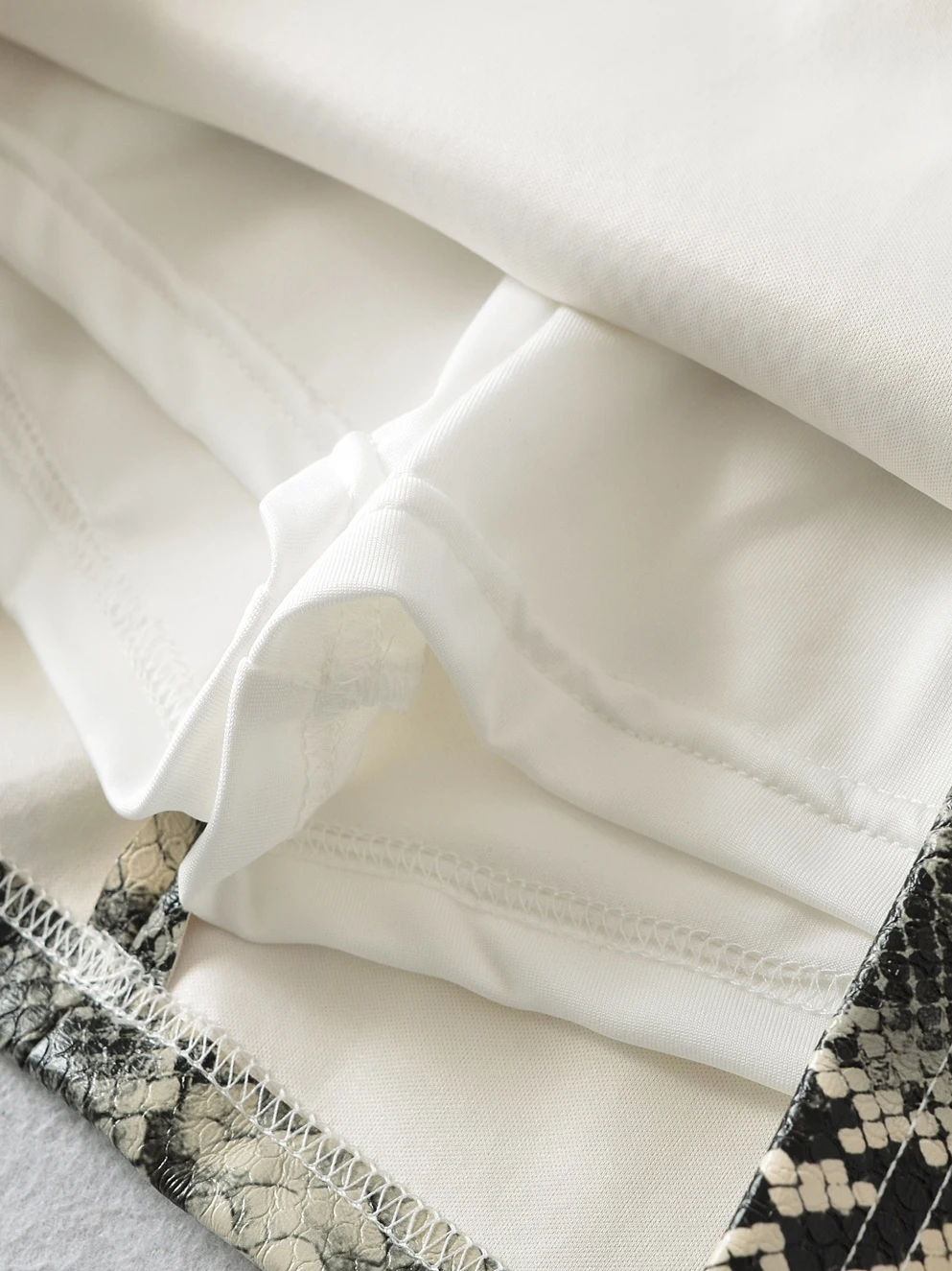   Falda con estampado de serpiente Corte en A Corte entallado Cintura alta Diseño de cremallera Tela elástica Vintage Wild Sle Faion para mujer