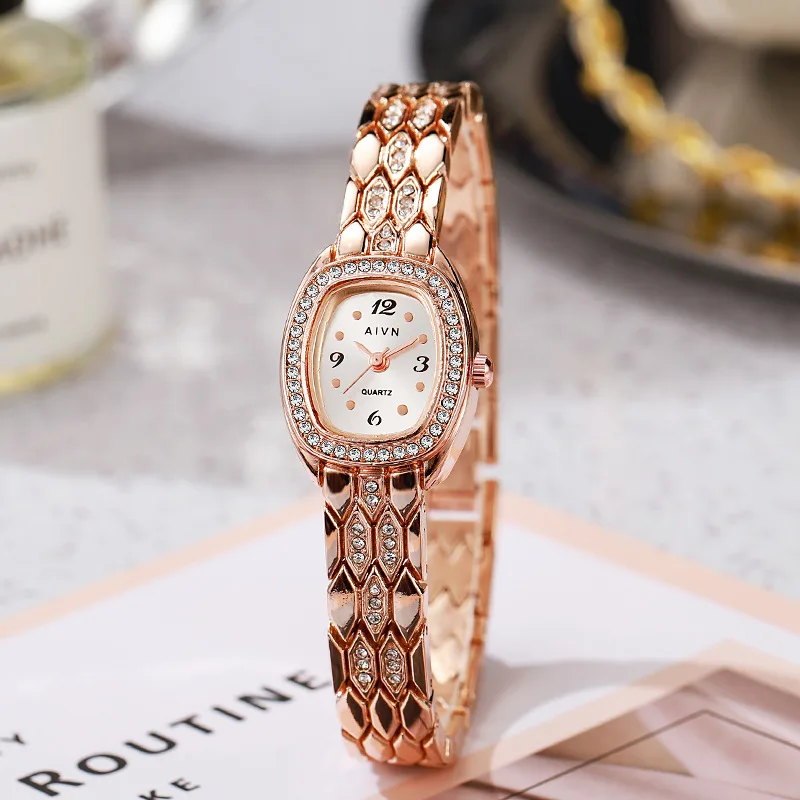 Vintage Luxury Women Quartz Watch Exquisite Diamond Inlaid Wine Barrel Bracelet Watch Minimal Light Luxury Student Wristwatch