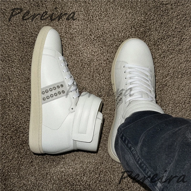 Men's High Top Board Shoes White Leather Rivet Decor Round Toe Lace-Up Casual Sneakers Spring Summer New Fashion Short Boots