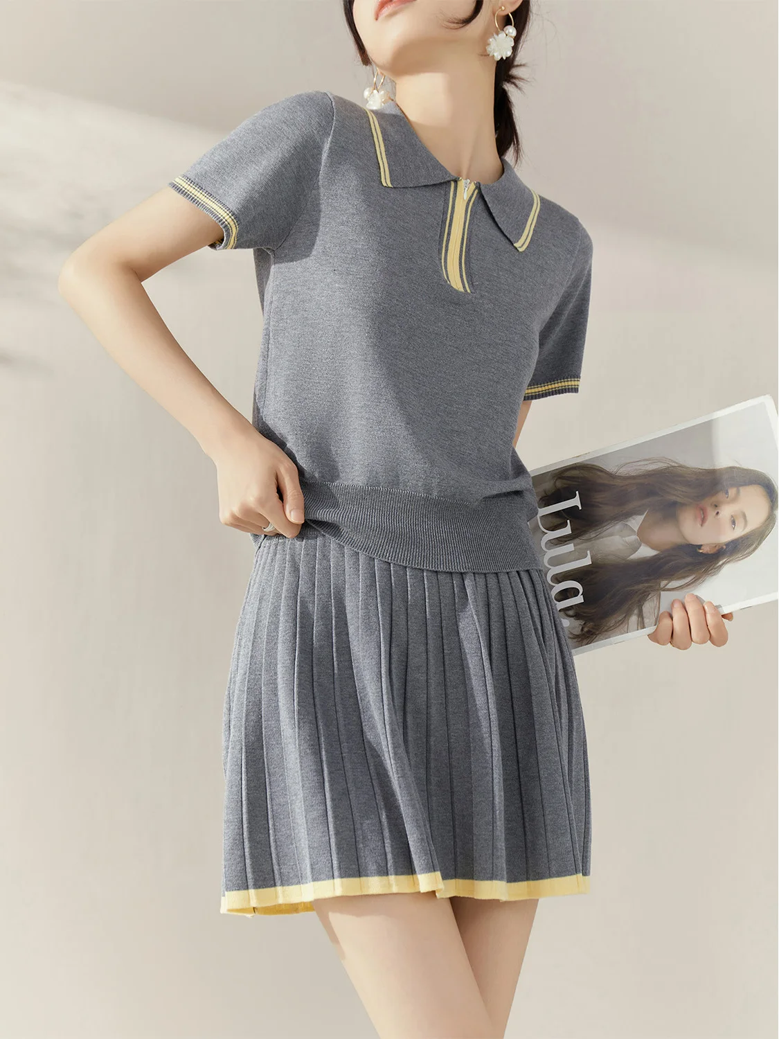 

Комплект Flowing Era College Sle: топ с коротким рукавом в горошек и юбка. Женский модный дышащий летний наряд средней плотности.