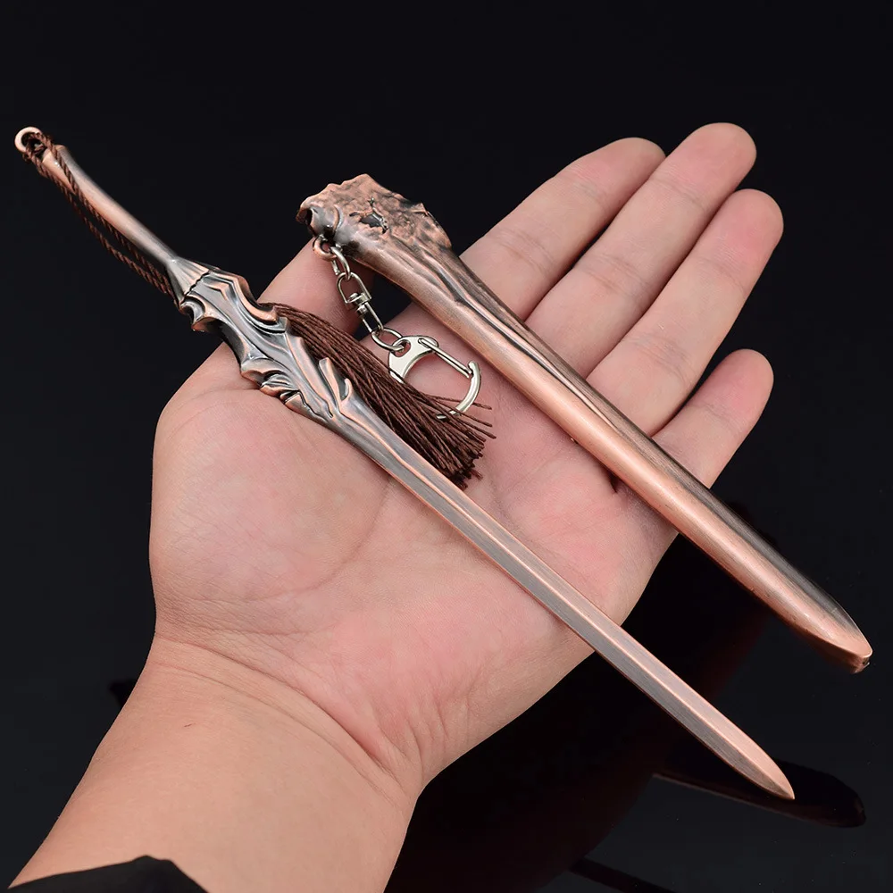 Un modèle d'armes entièrement métalliques de 22 cm de la "Épée en bois magique" par Du Gu Qiu Bai de la série télévisée "La légende des héros du Condor"