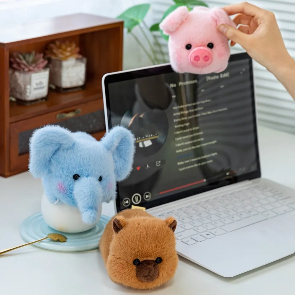 

Мягкая игрушка-капибара, лежащая на спине, в виде слона, свиньи, медведя – идеальный подарок на праздники