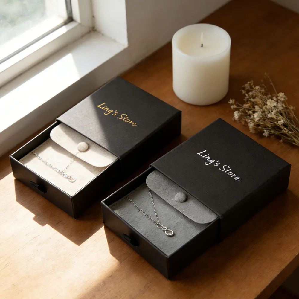 

Small 8x8cm Microfiber Suede Gift Bag Snap Button Pouch 9x9x3.2cm Brown Paper Drawer Box Ring Earrings Jewelry Packaging Case