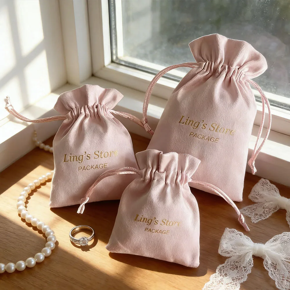 

100 шт. персонализированных фланелевых мешочков для украшений, замшевые хлопковые подарочные мешочки для хранения, сувениры на свадьбу, органайзеры для парфюмерии и бутиков