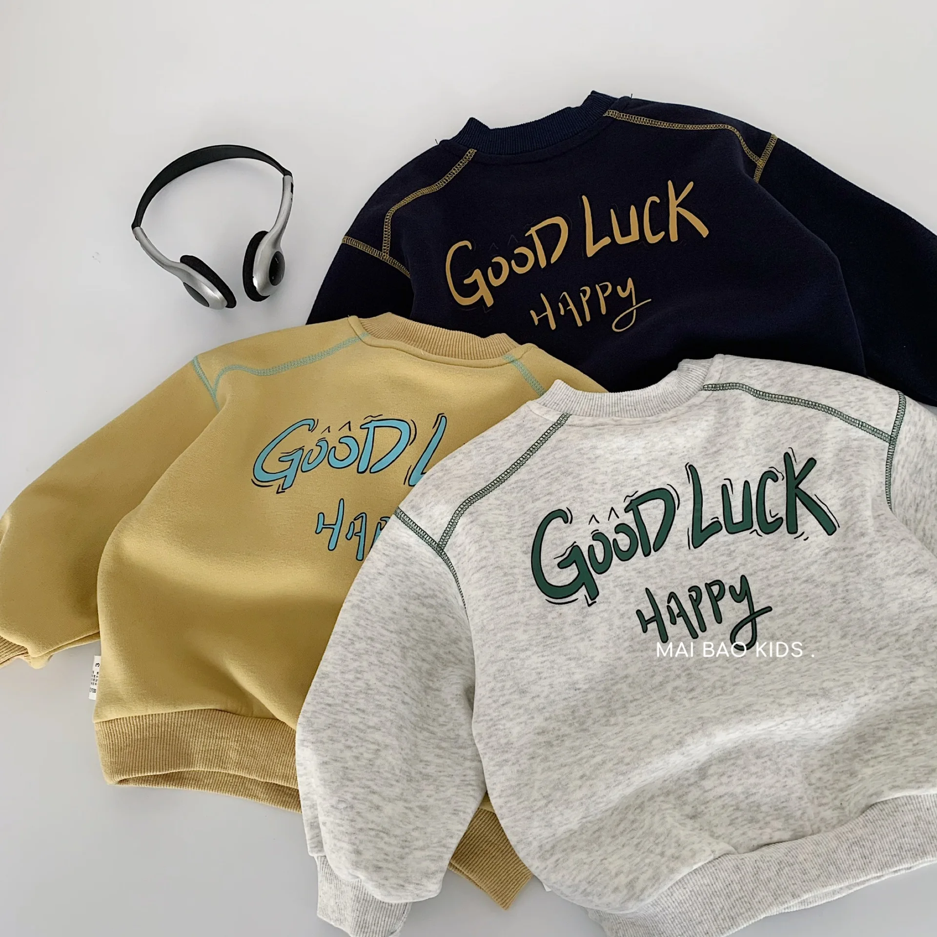 Children's Fleece Sweater 2025 Winter New Boys and Girls Letter Crew Neck Pullover Medium and Small Children's Winter Clothing