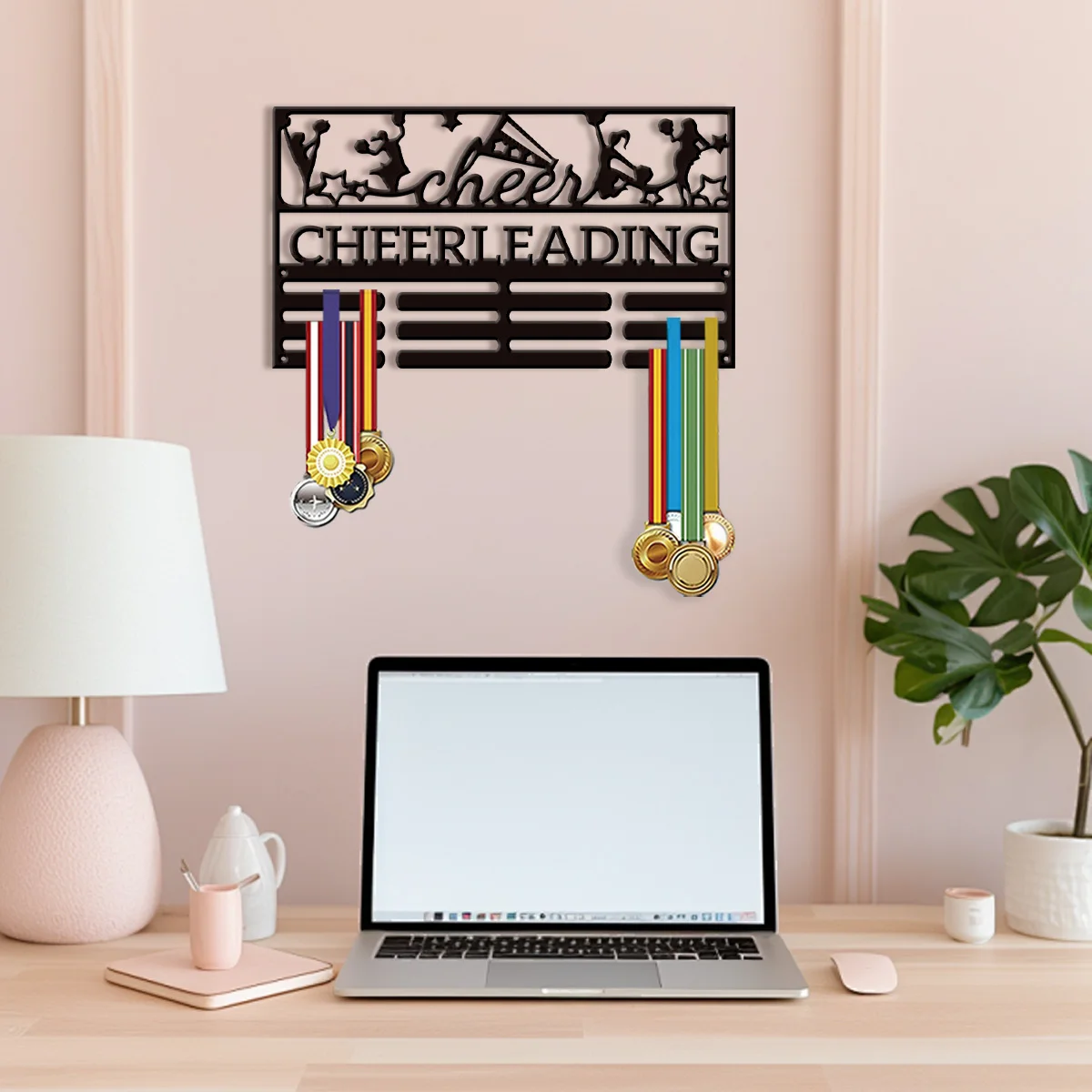 1 brillantes, personalisiertes Cheerleader-Medaillen-Display-Rack mit großem Fassungsvermögen und 50 anpassbaren Namen, zur Wandmontage, m