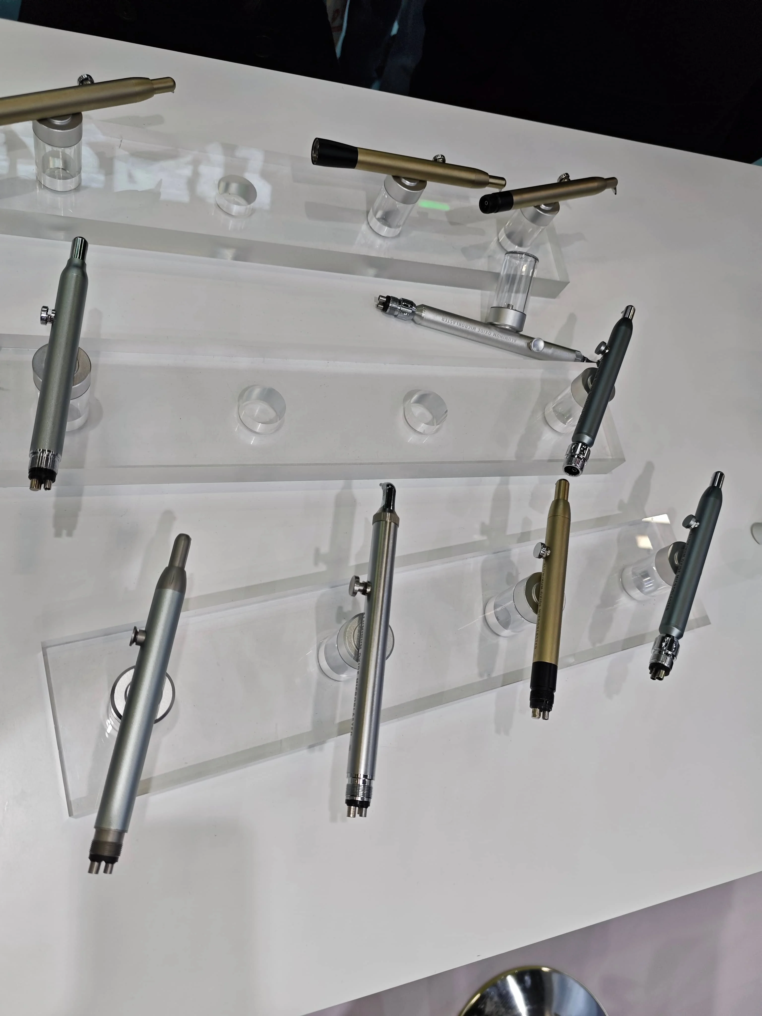 

Dental Alumina Sandblasting Gun for Orthodontic Bonding Restoration Teeth Whitening Polishing Oral Sandblasting Machine