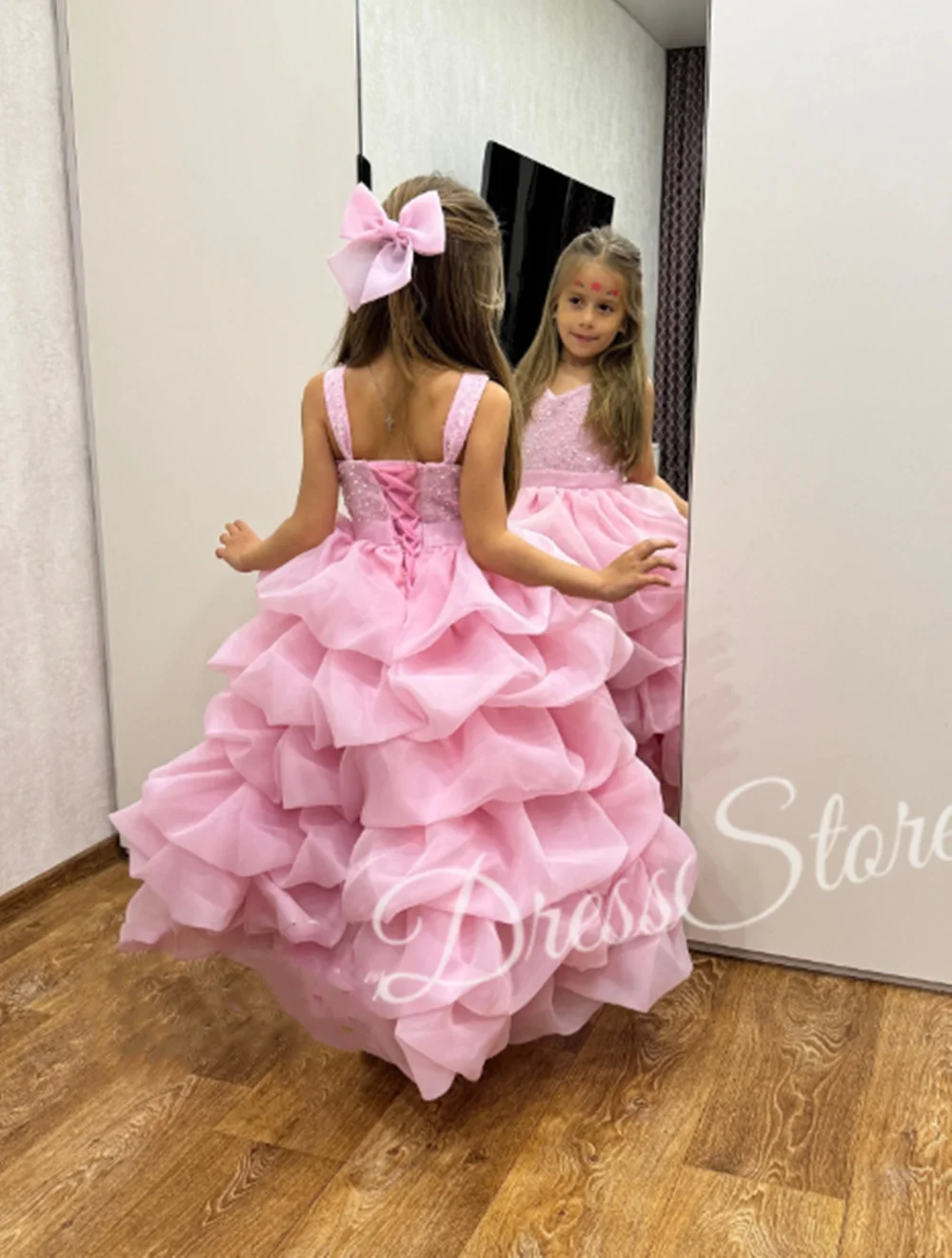 ชุดเดรสเด็กผู้หญิงสีชมพูแบบสั่งทำพิเศษสำหรับงานแต่งงาน ผ้าทูลล์แต่งเลื่อมระยิบระยับ ชุดราตรีงานวันเกิด งานรับศีลมหาสนิท งานเลี้ยง